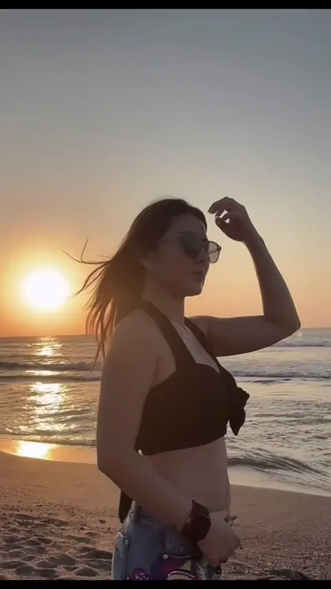 Video from Aulia's profile, Hong Kong