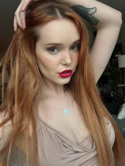 Elaine, photo 1