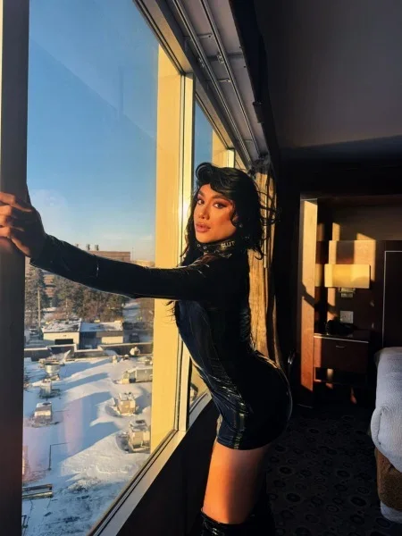 Hilarycarrington, photo 8
