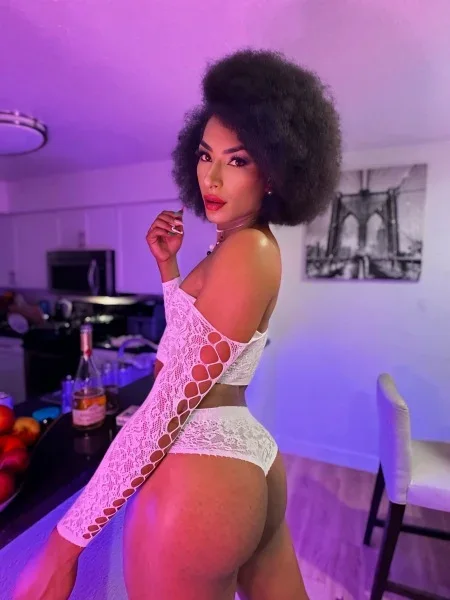 NahomyHott, photo 5