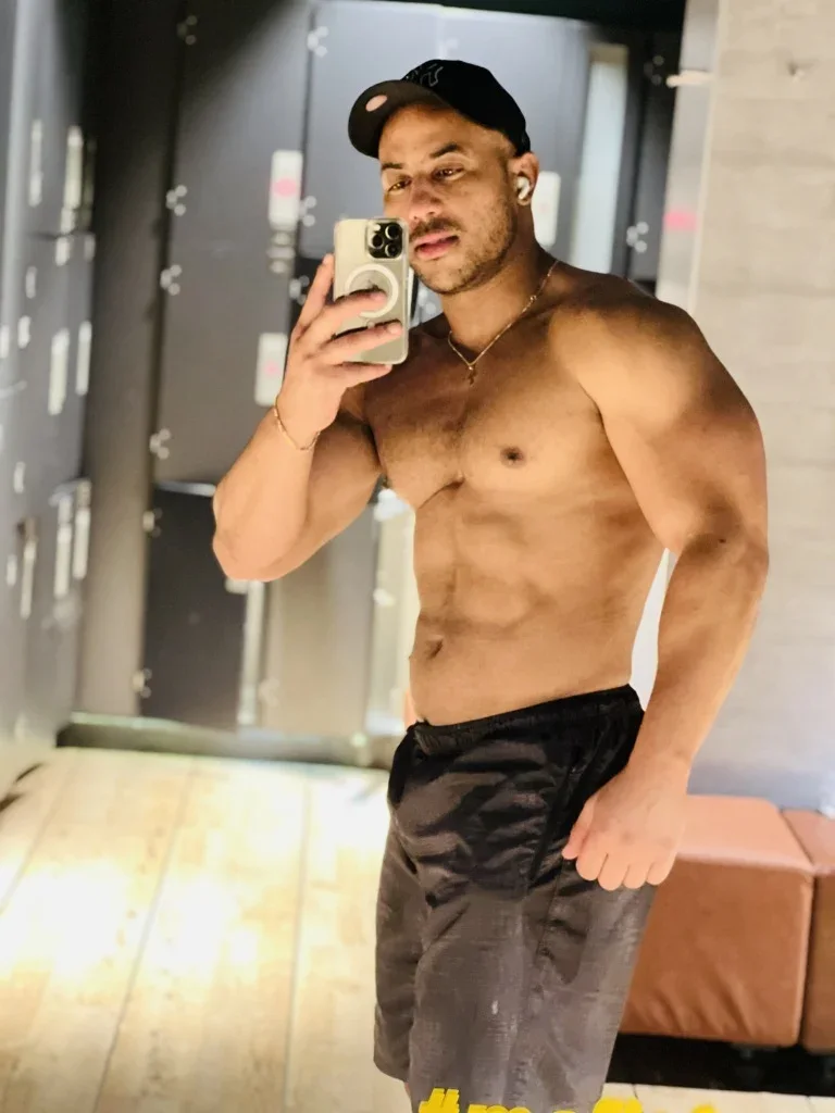Alex Hotcuban, photo 4