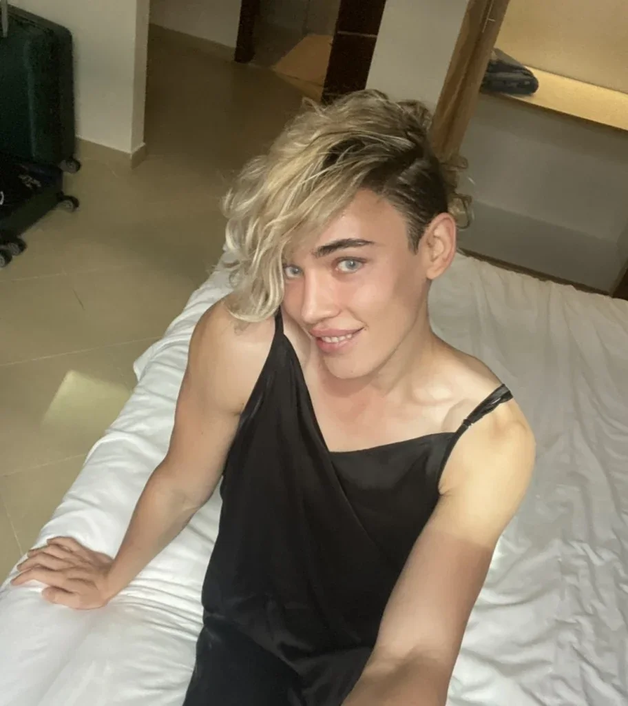 Alexxxie, photo 3