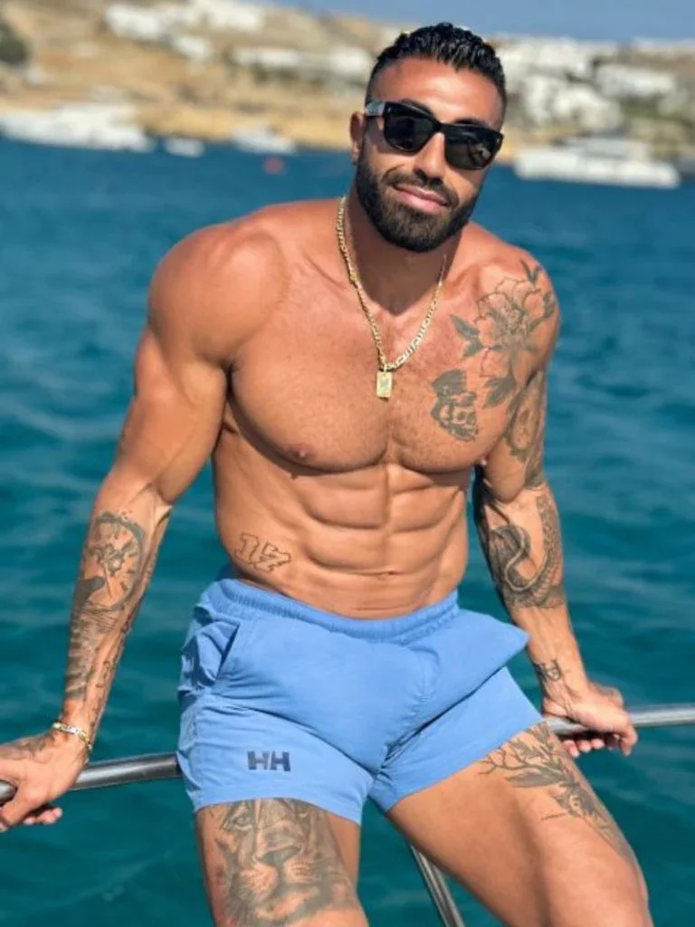 AntonioROU, photo 14