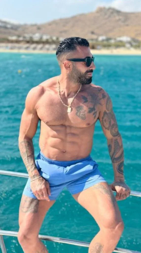 AntonioROU, photo 3