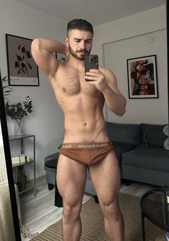 Athlete Biglegs, photo 1