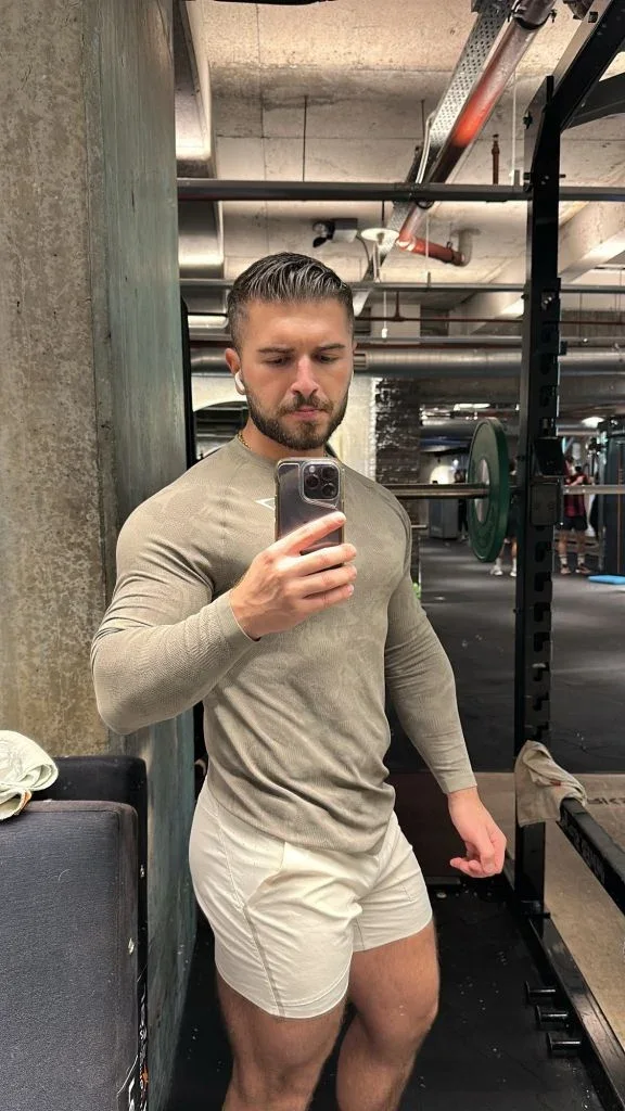 Athlete Biglegs, photo 9